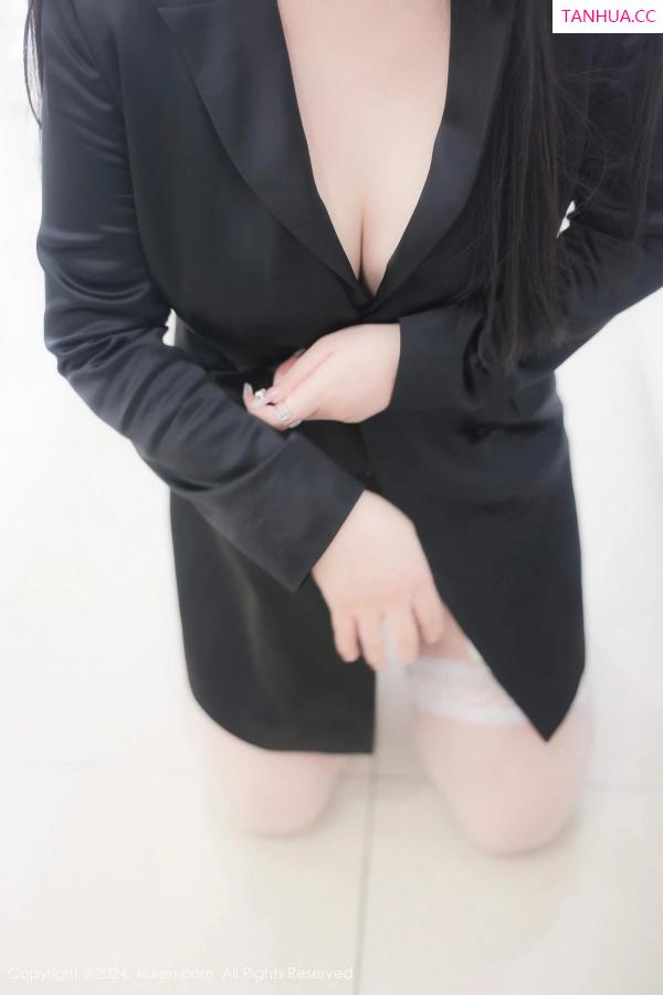 王格 王婉悠 [XiuRen]高清写真图 2024.06.03 No.8642 王婉悠Queen 美乳性感第42张图片